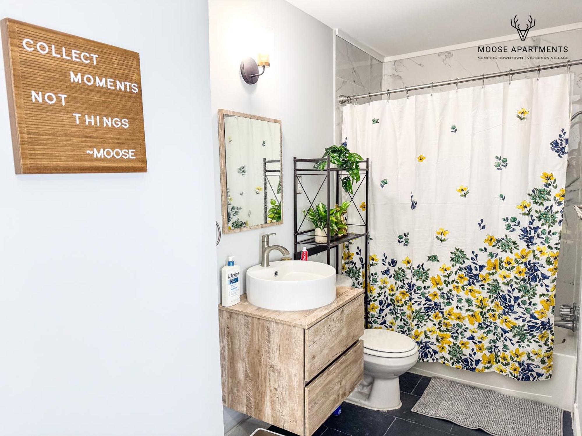The Moose #12 - Brand New Modern Luxe Loft With Free Parking, King Bed & Fast Wifi Apartment Memphis Luaran gambar